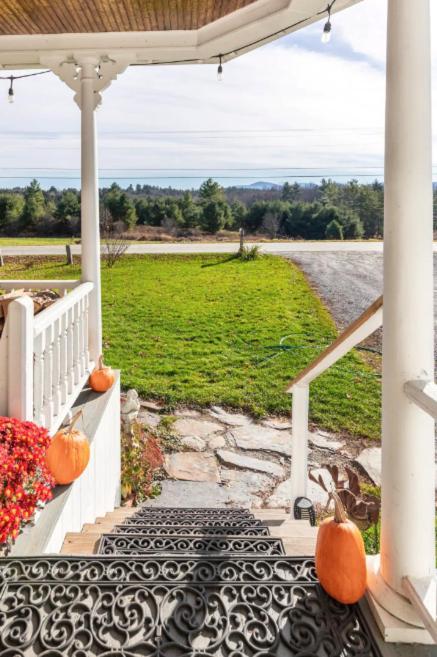 Апартаменты Country Farmhouse East Montpelier Экстерьер фото